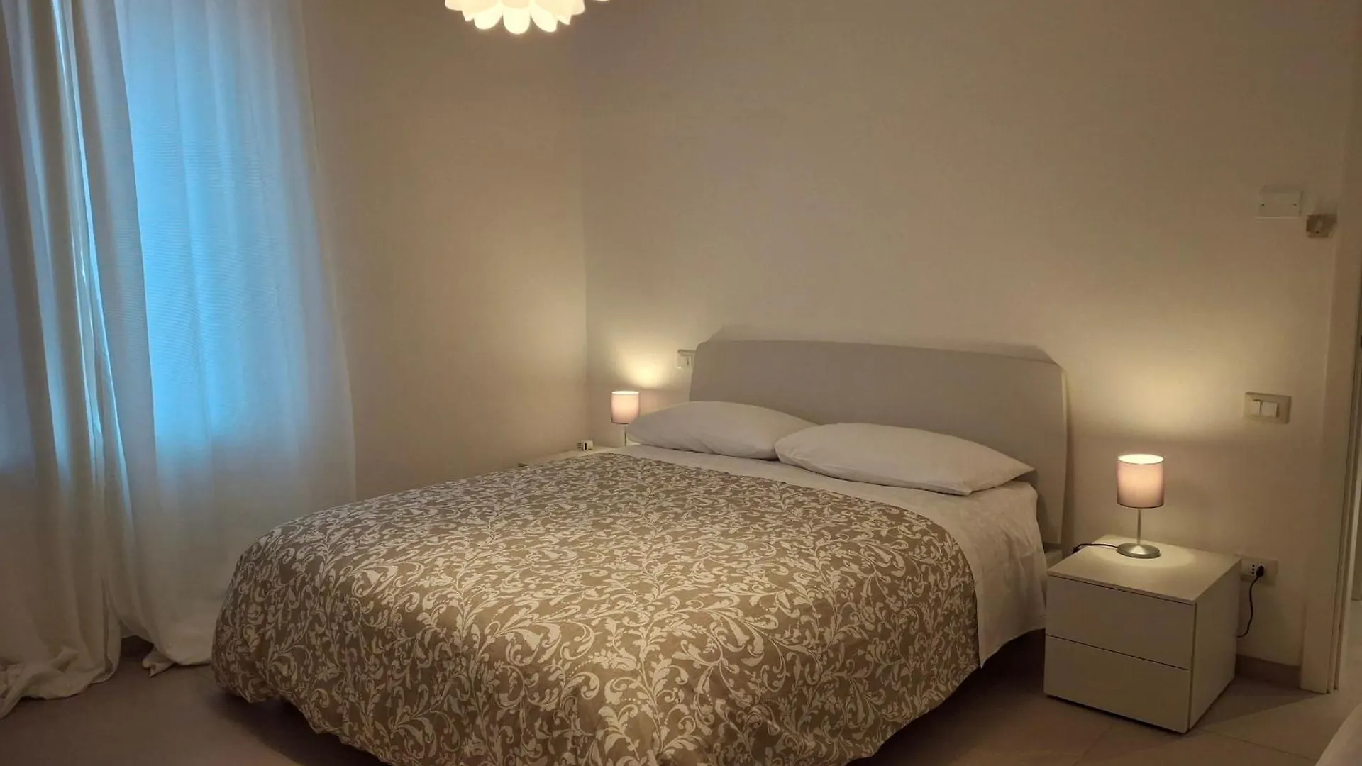 Maresol Apartment Carrara